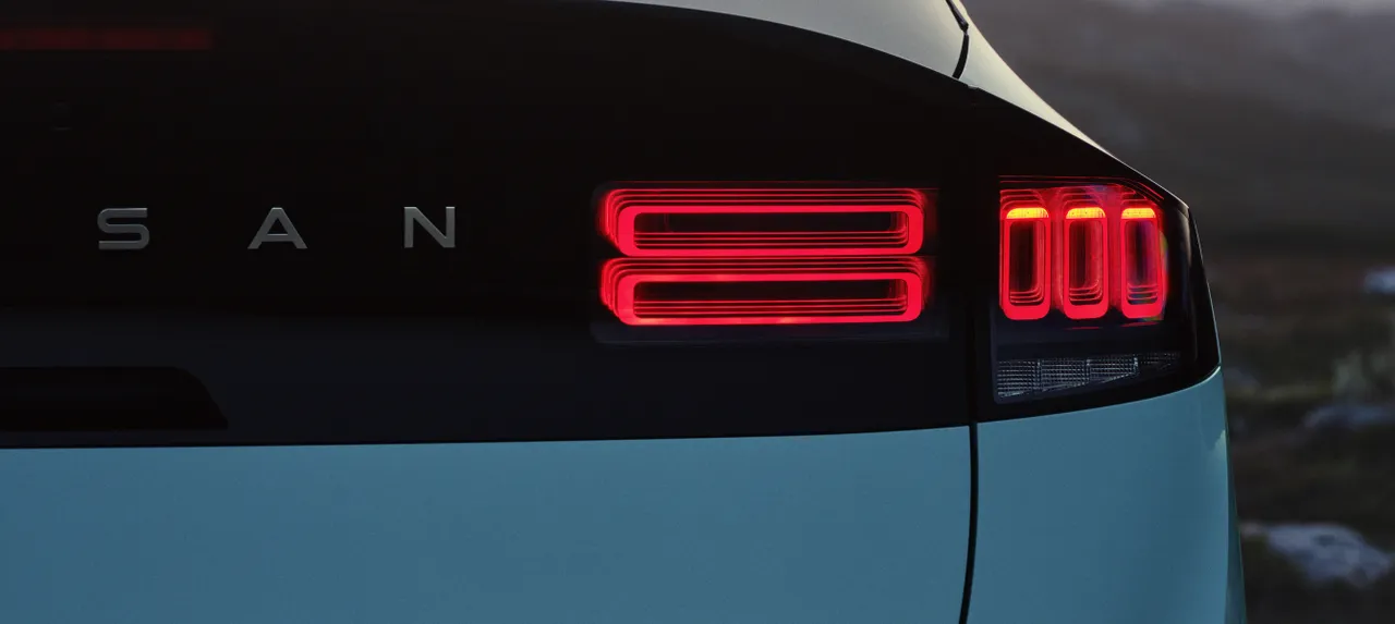 Nissan LEAF exterior