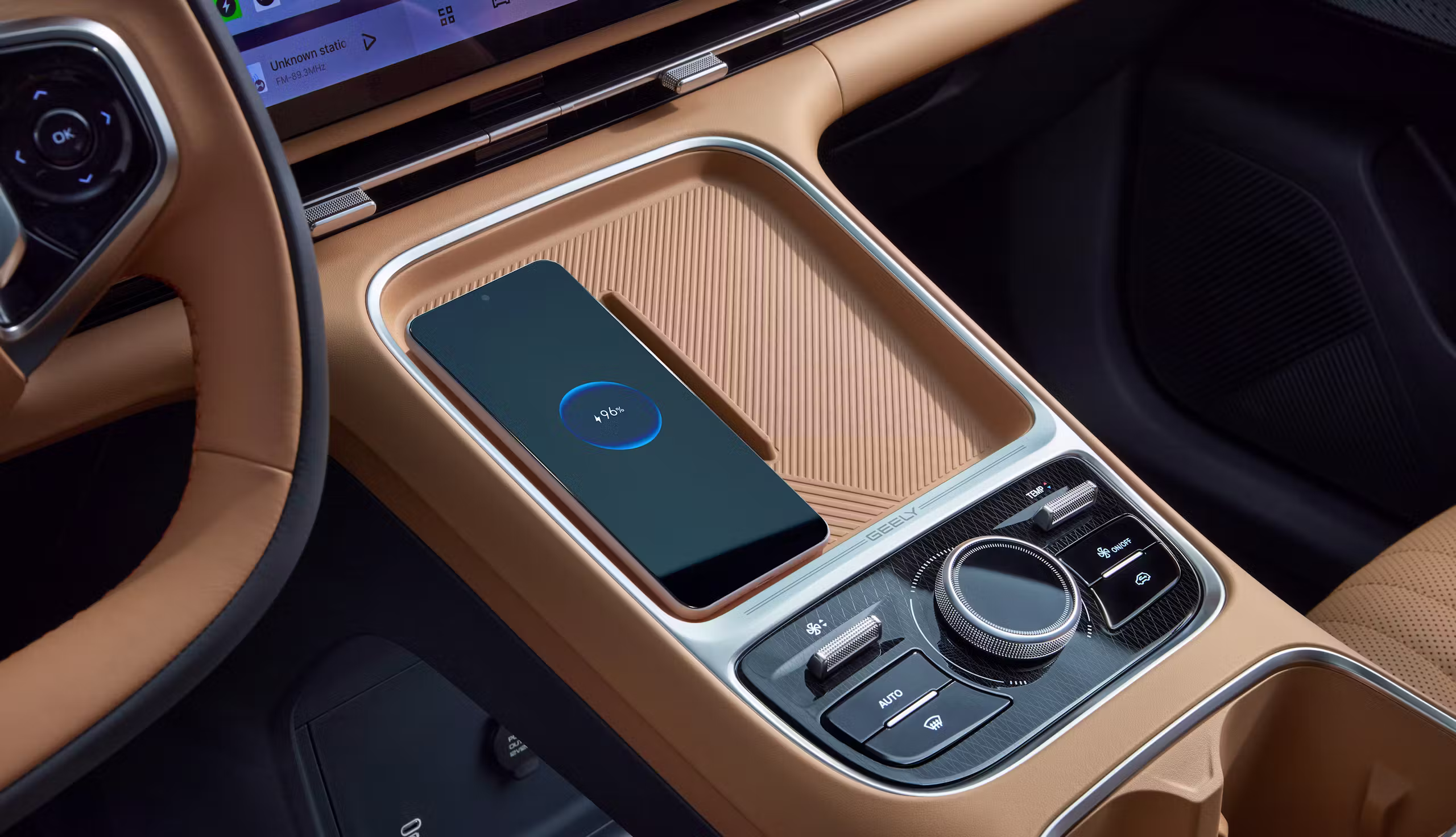 Carga inalámbrica en el GEELY STARRAY EM-i
