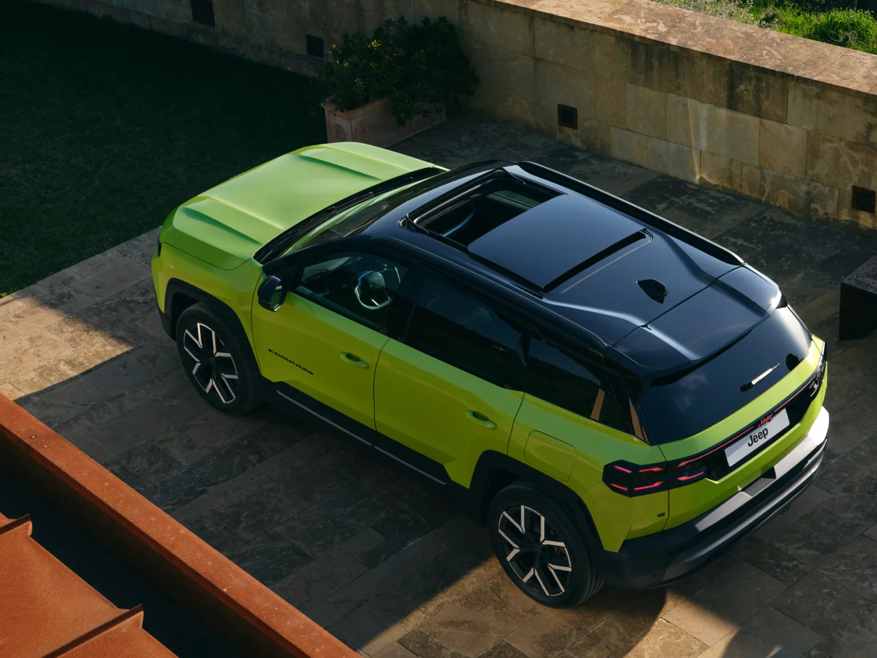 JEEP COMPASS J4U BEV MY26 1280X960 TWO TONE BLACK ROOF