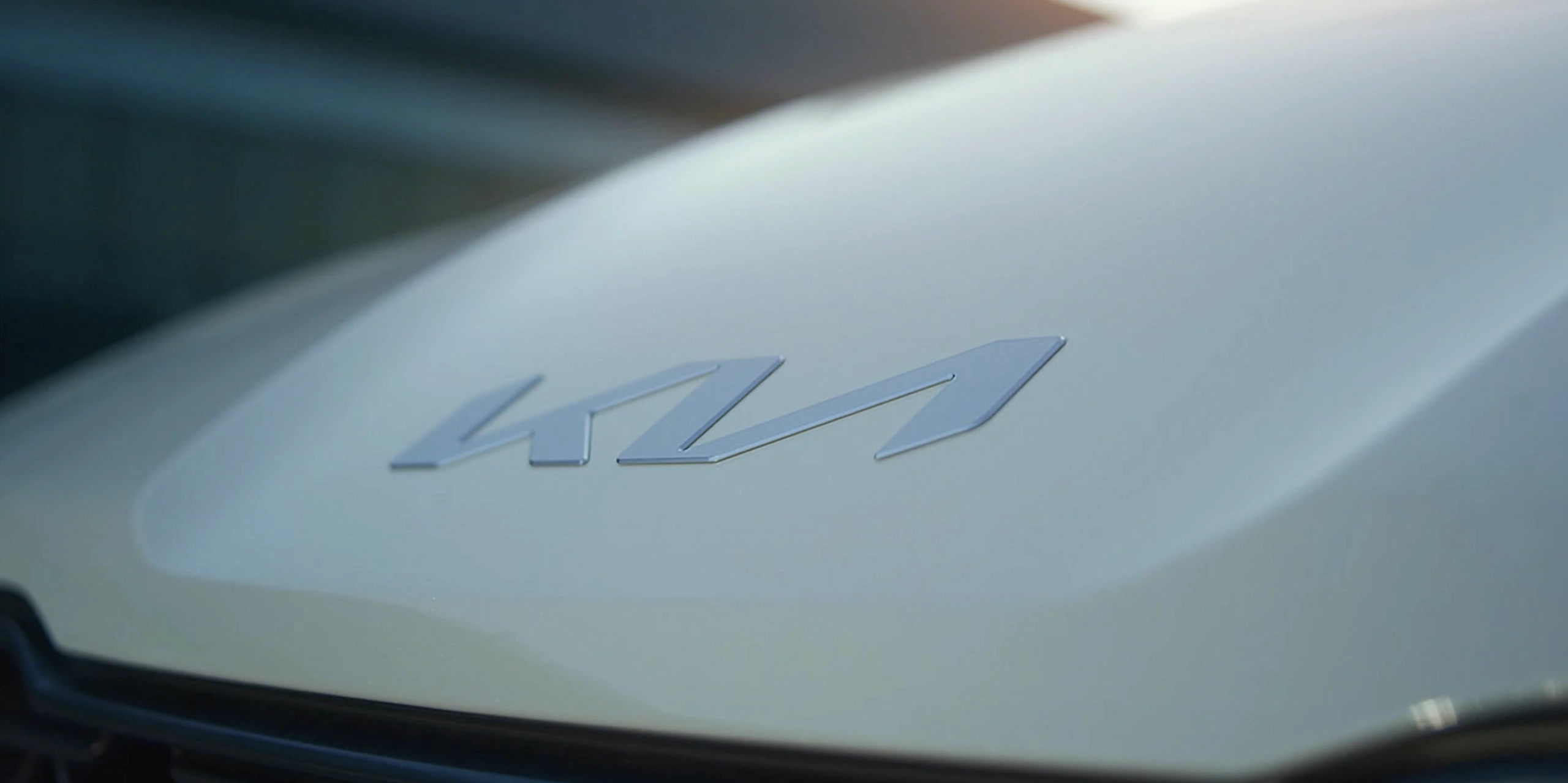 Detalle del emblema Kia